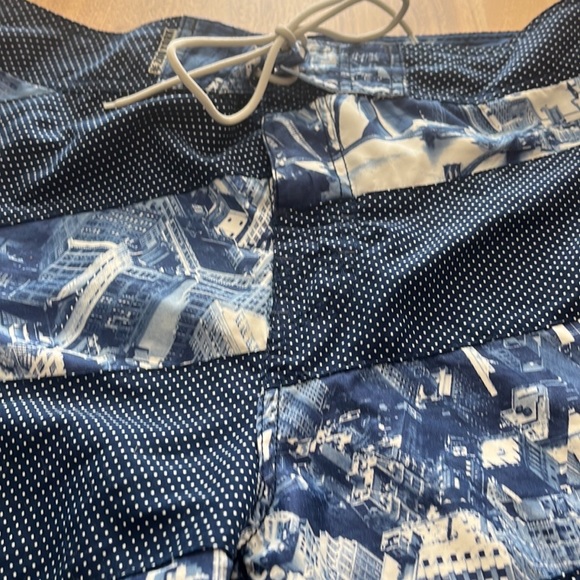 NWOT Zoo York Board Shorts
Size 34z excellent condition colour blue.
#.320A - Picture 8 of 10